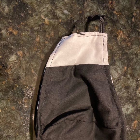 Charlie Brown Halloween Pumpkin Face Mask (ADULTS) - Picture 2 of 3